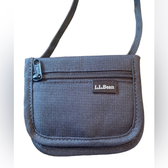 L.L. Bean Wallet - Picture 2 of 5